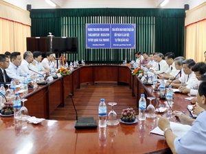 គណៈប្រតិភូសមាជិកសភាជប៉ុនមកទស្សនានិងបំពេញការងារនៅ Quang Ngai។